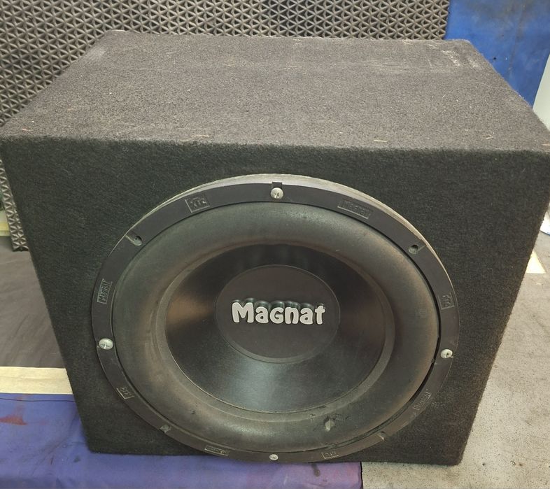 Subwoofer magnat c/caixa