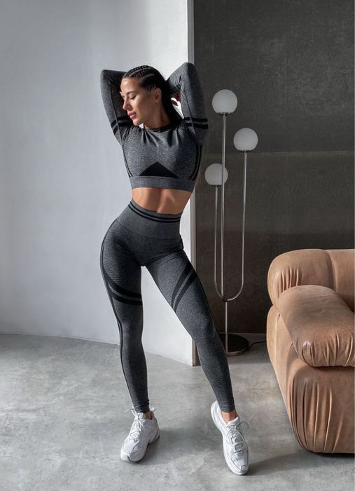 Zestaw sportowy (rashguard/legginsy)