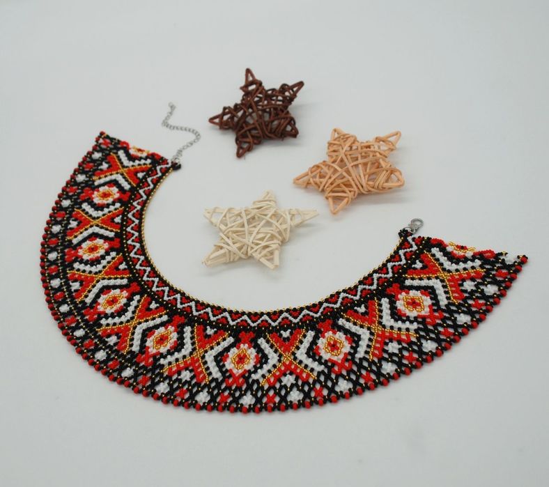 Силянка "Калиновий оберіг"
100% ручна робота з чеського бісеру Presios