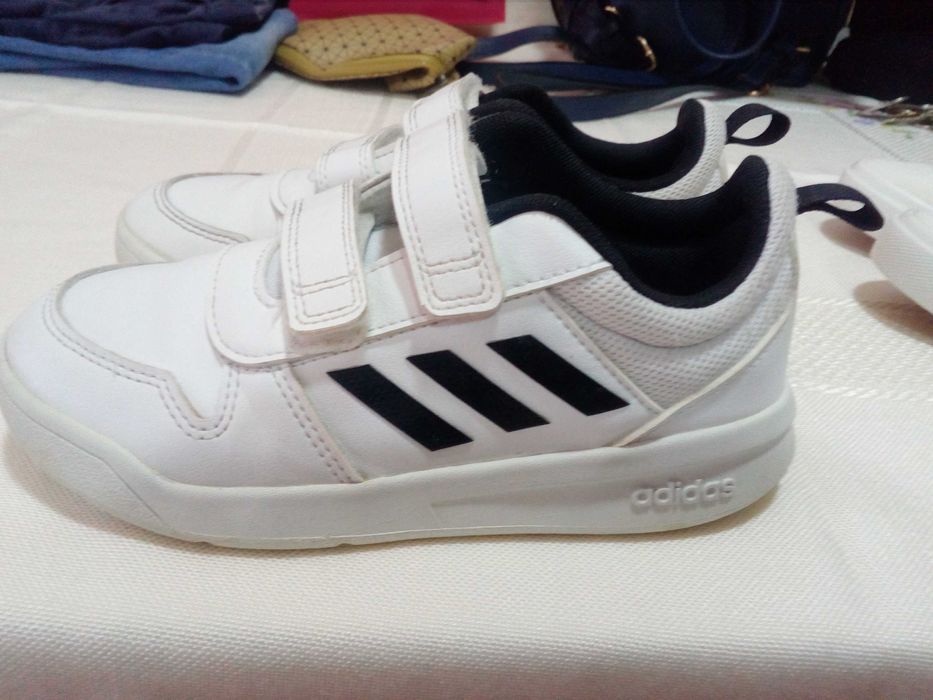 Vendo dois pares de sapatilhas