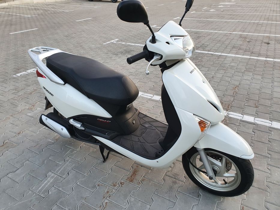 Yamaha Nmax 125 с контейнера макси скутер