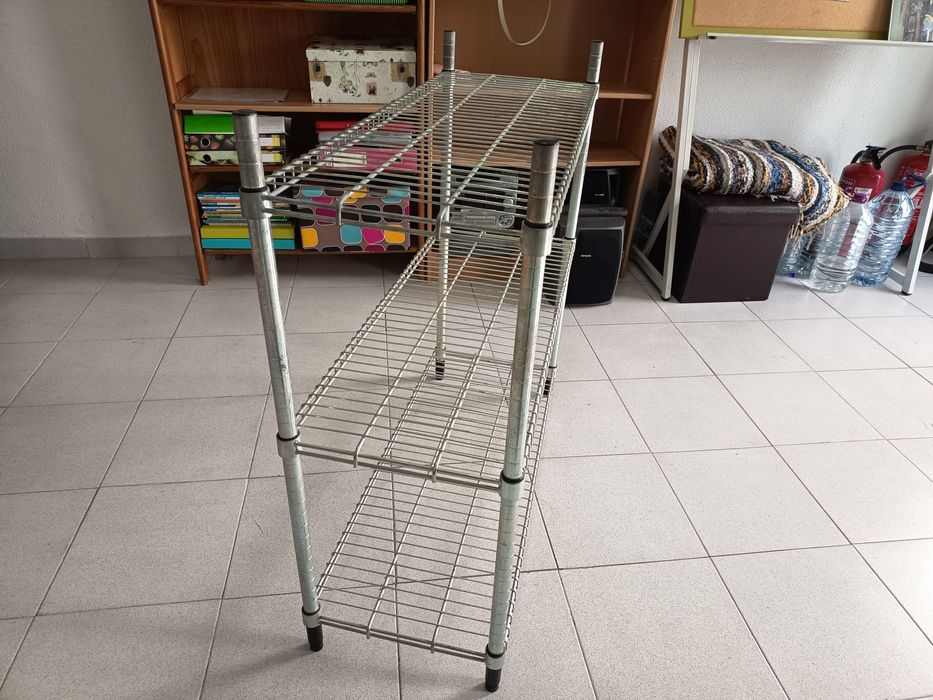 Estante de metal ikea