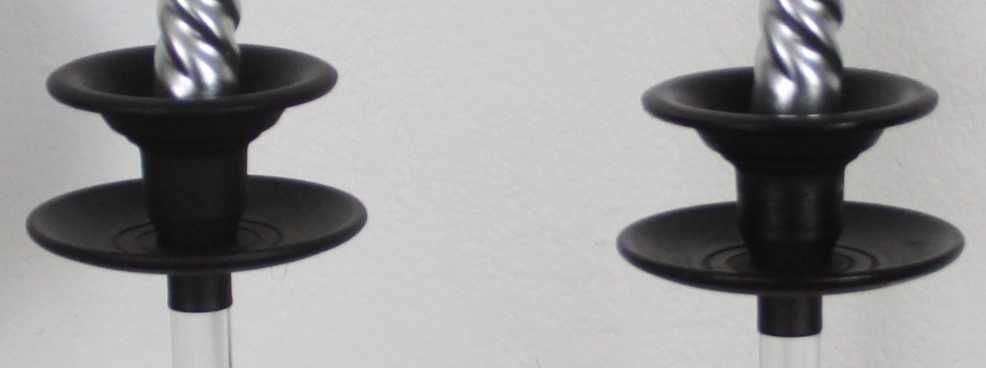 Par de castiçais finos em metal e vidro