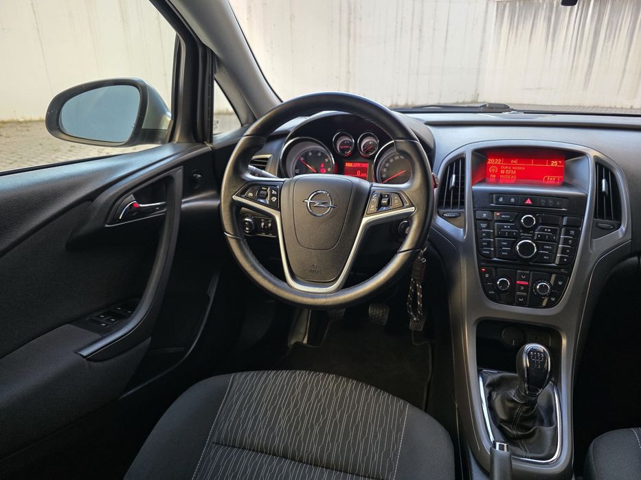 Opel.Astra Sport Tourer Selection 1.3CDTDI 95CV- Imaculada