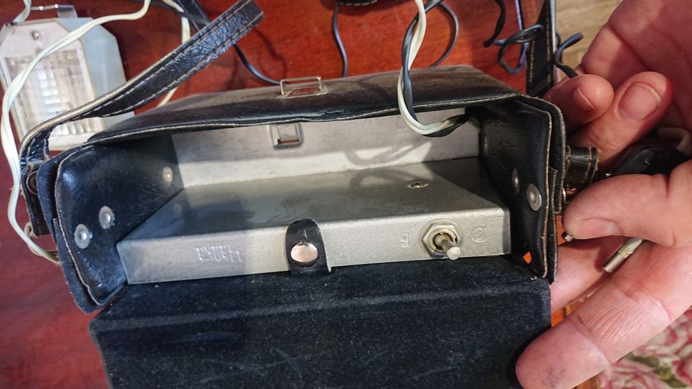 Фотовспышка
Сделано в СССР.
Отличное состояние. 
Чехол. 
Смотрите фото