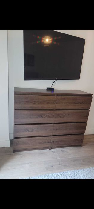Conjunto de Quarto Moderno: Cómoda Grande (8 Gavetas) + 2 Mesas de Cabeceira