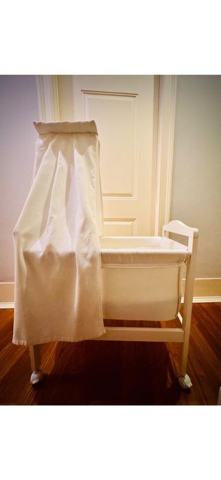 Mini berço com dossel