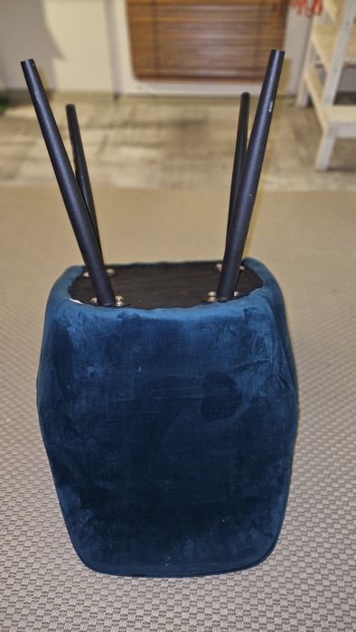 Krzeslo tapicerowane niebieskie morskie welur