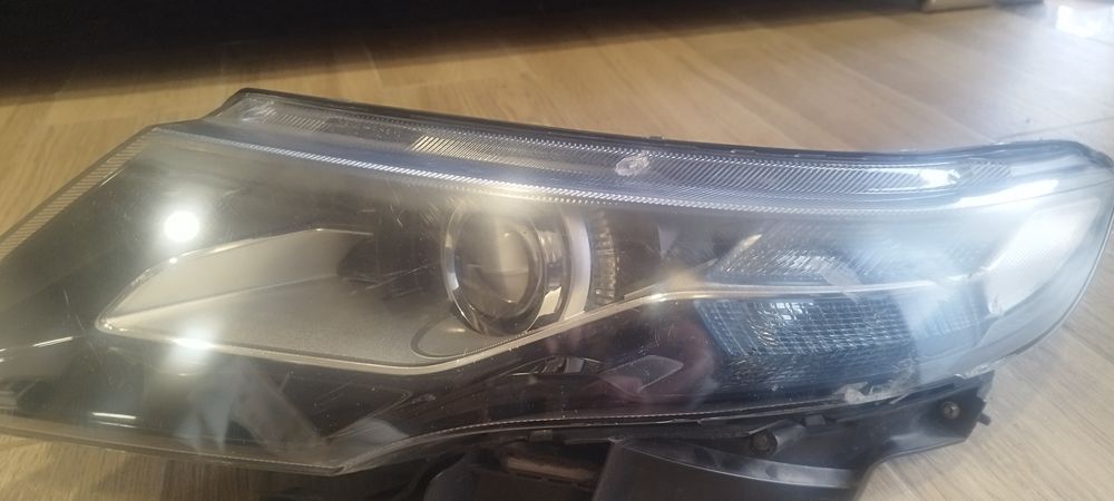 Farol Opel ampera