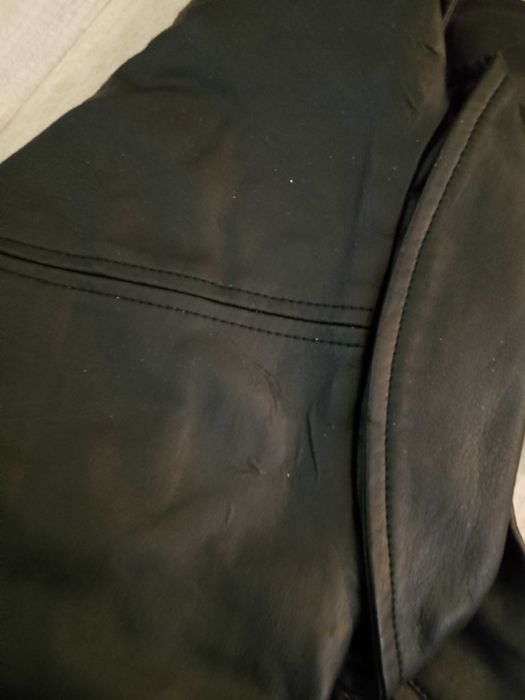 Kurtka guess nowa z wadami