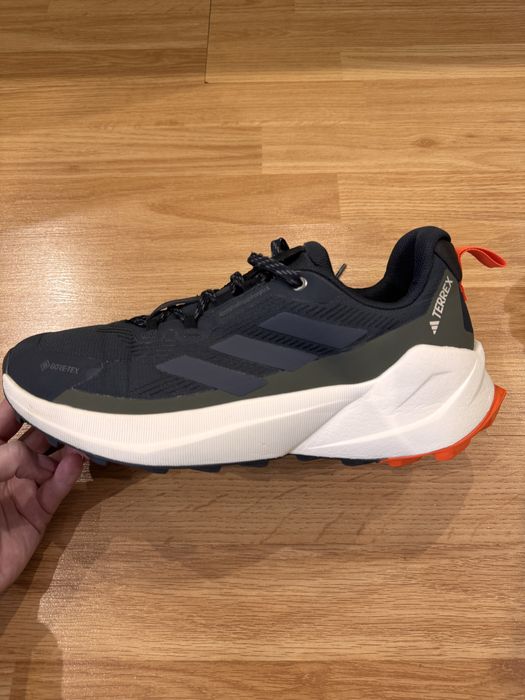 Продам в ідеальному стані чоловічі кросівки фірми ADIDAS. Розмір 42