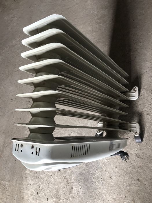 Масляний обігрівач( калорифер)