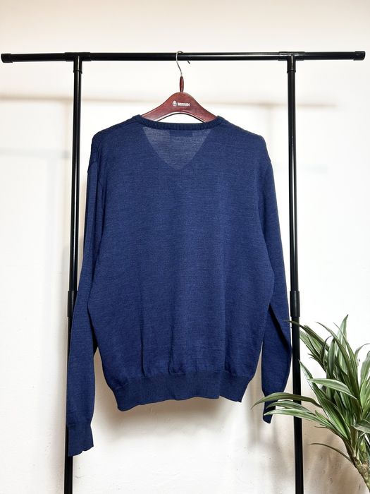 Montechiaro Italy sweter meski w serek niebieski wełna