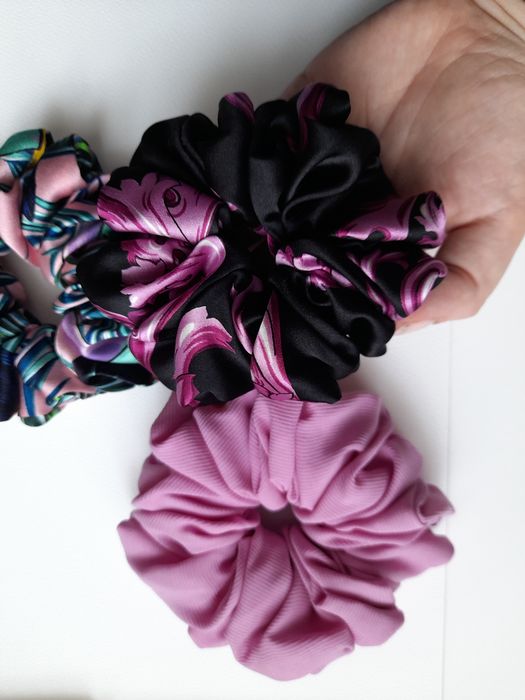 3 różowe gumki do włosów jedwab scrunchie M duże