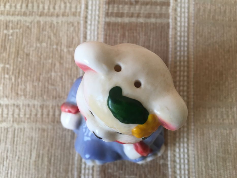 Продам статуэтки: солонка, перечница и салфетница