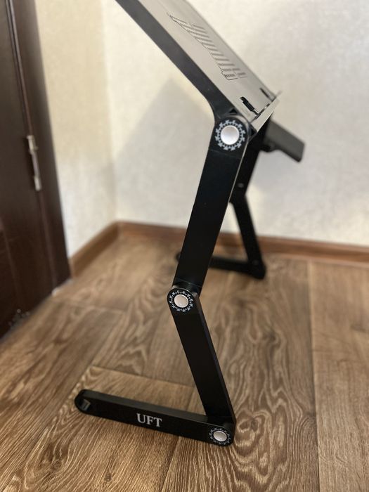 Столик для ноутбука 15.6" UFT Freetable-2 с активным охлаждением