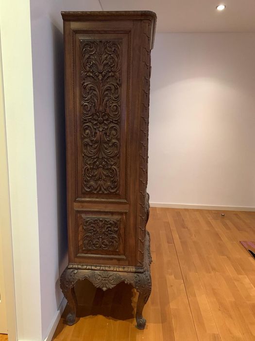 Armário/ Guarda Fatos Antigo em Madeira - Peça de Antiguidades