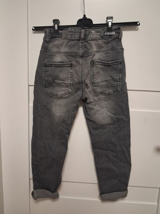 Reserved szare jeansowe chlopiece spodnie 134cm