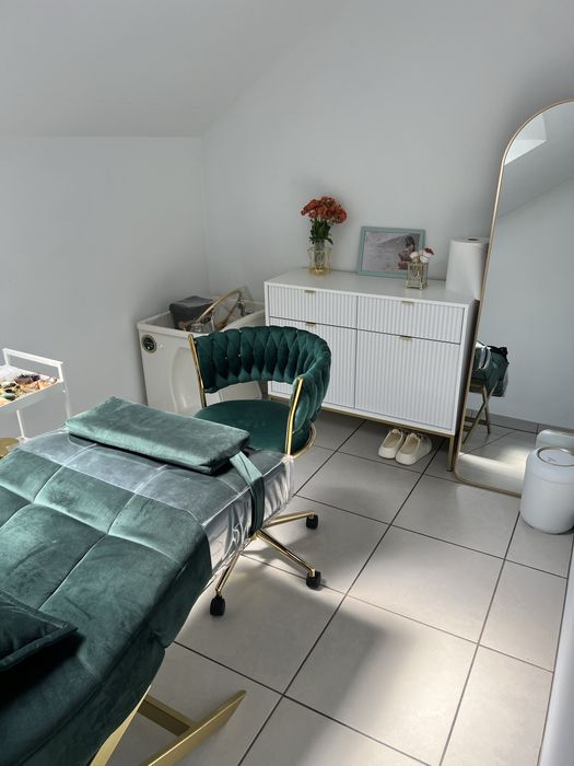 Liftingujacy masaż twarzy - kobido