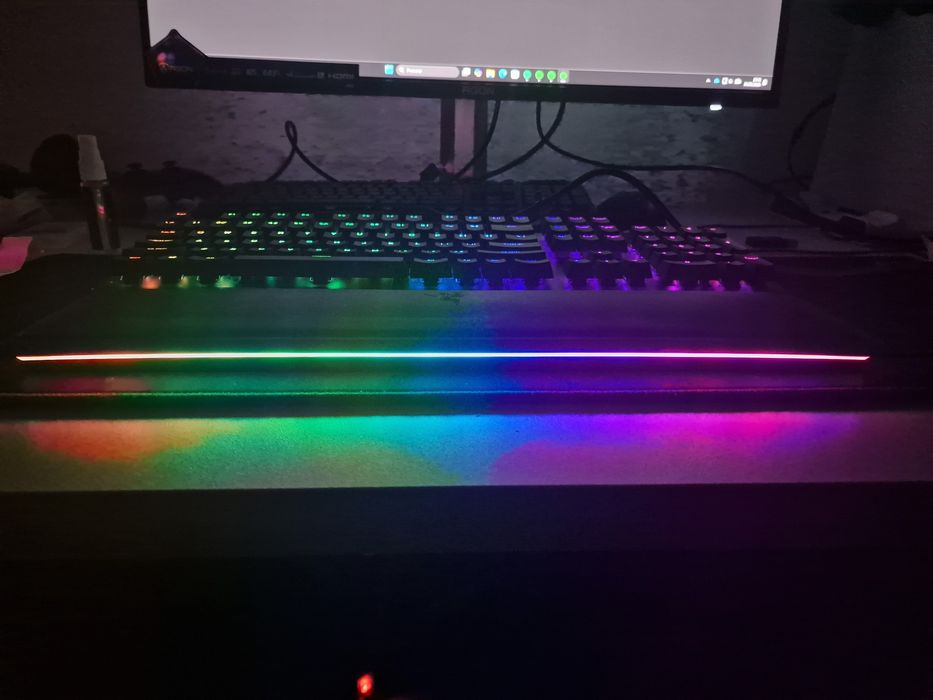 Razer Huntsman Elite (COMO NOVO) + Upgrade PBT Keycaps