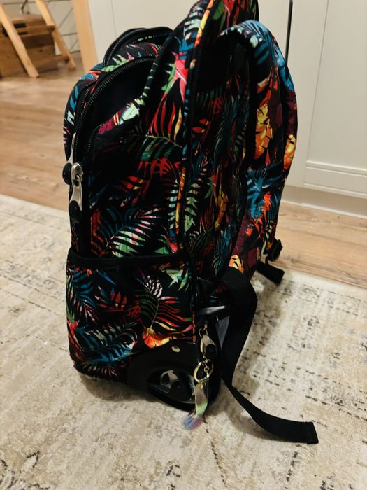 Plecak szkolny na kółkach ST.Right - pojemny tornister