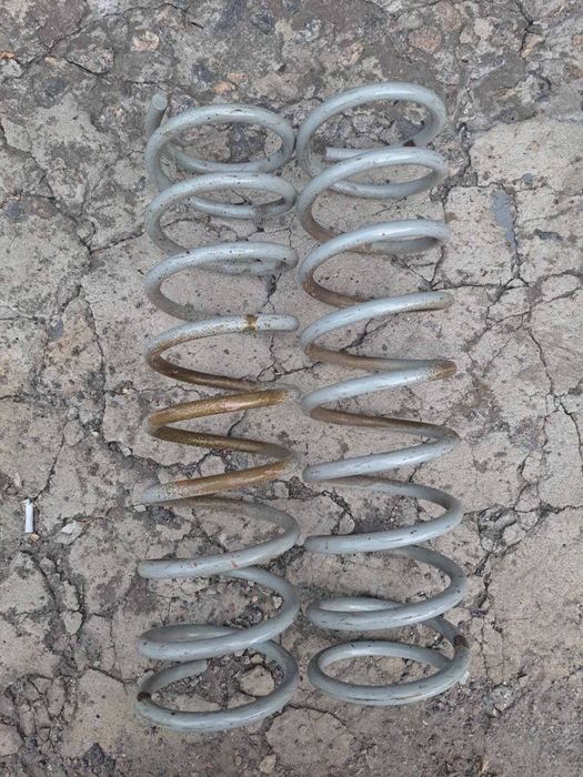 Задня пружина ВАЗ 2102