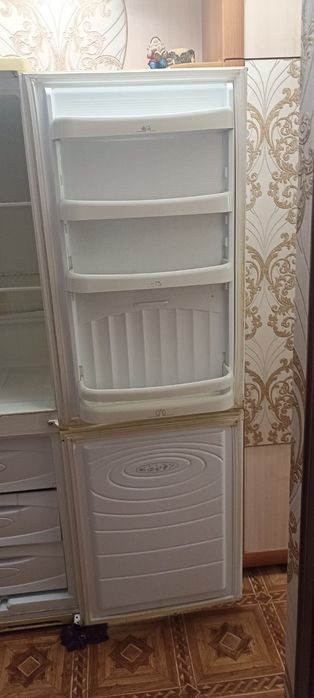 Продам рабочий холодильник