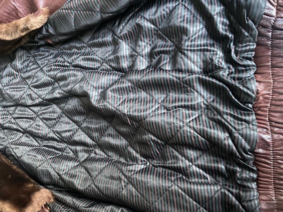 Casaca castanha/bordeaux em couro