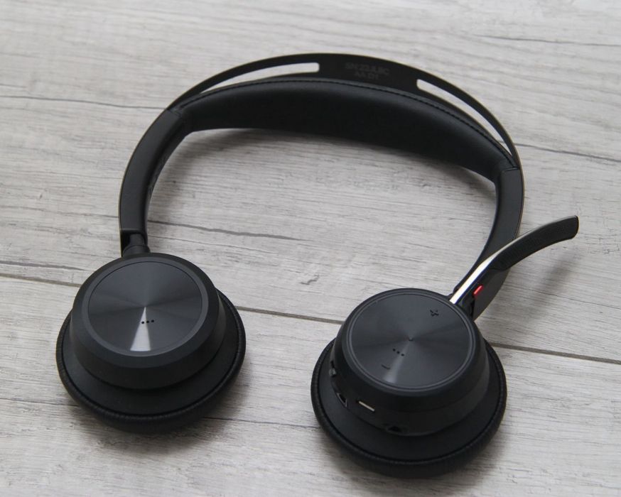 Słuchawki bezprzewodowe Poly Voyager Focus 2