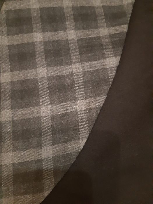 Стильна, нова спідничка в клітиночку