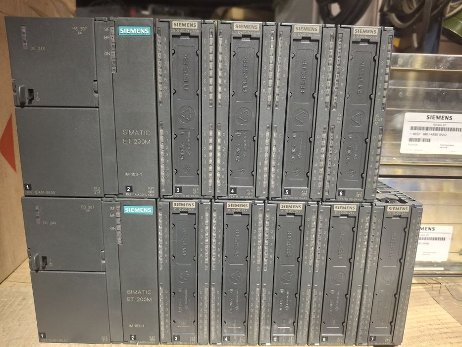 SIEMENS  Simatic ET 200M.

KTP1000 Basic DPSIEMENS

KT