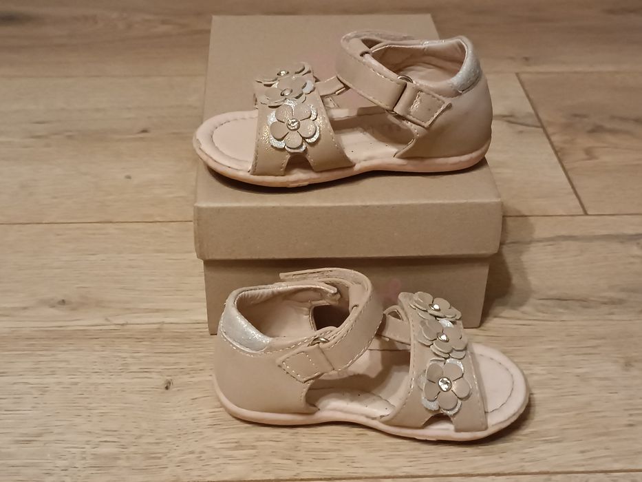 Sandałki Neli blue r.20 beżowe, złote, błyszczące dziewczynka