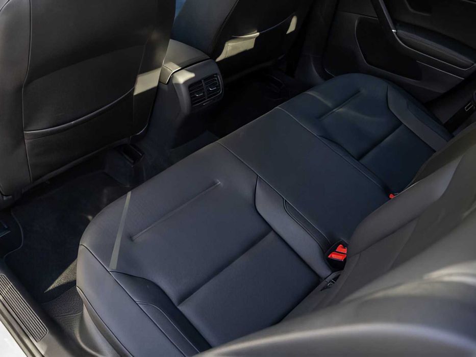 Volkswagen e-Golf      2017