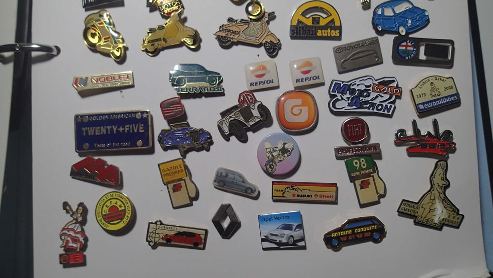 Pins antigos Automobilia
