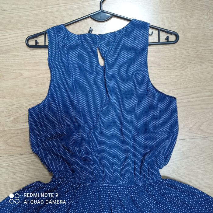 Sukienka granatowa w kropki XS/36 plisowana pin up.