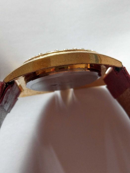 RIVAGE Damski Zegarek  Biała Tarcza Czerwono-Brązowy Pasek Złoty Styl