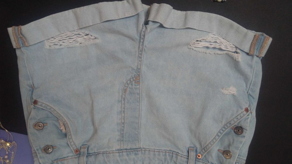 Krótkie spodenki, ogrodniczki jeansowe H&M rozmiar 38 rozdarcia