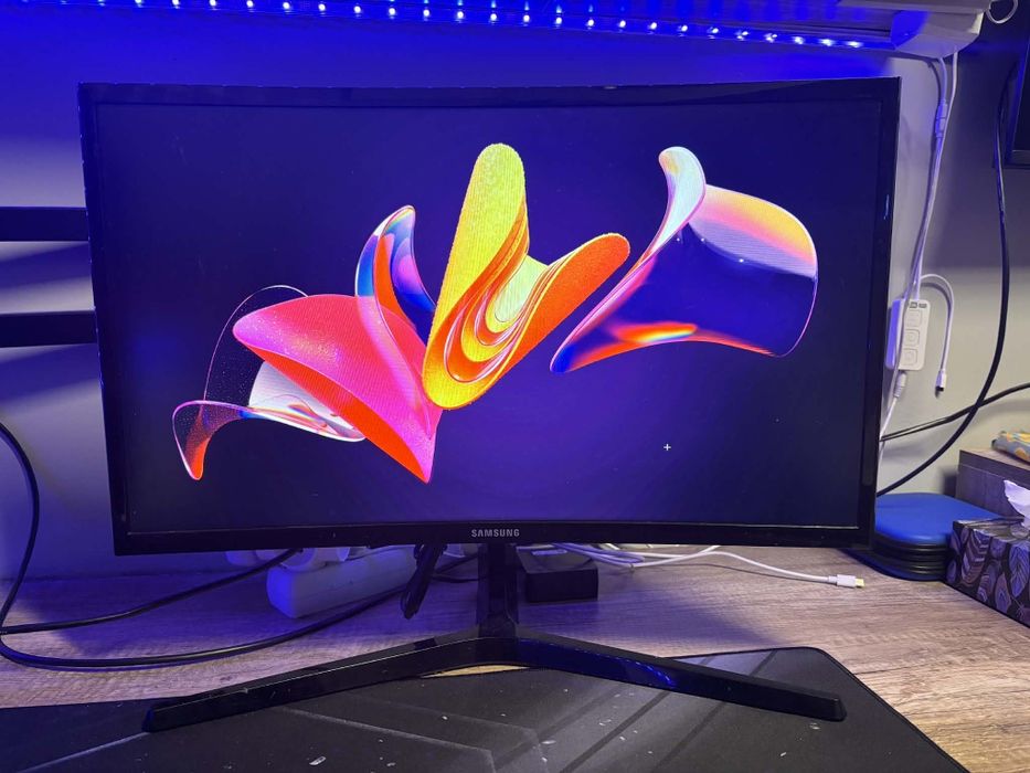 Monitor Samsung LC24RG50FZRXEN - zakrzywiony