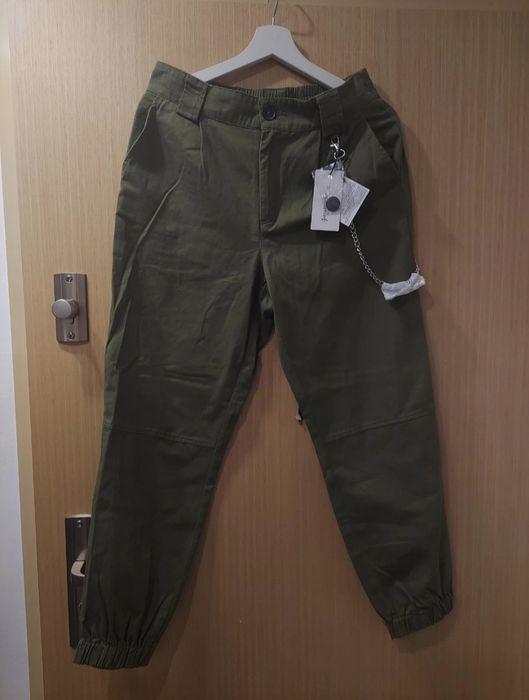 Spodnie Stradivarius rozm. M/L , Casual,  khaki , nowe