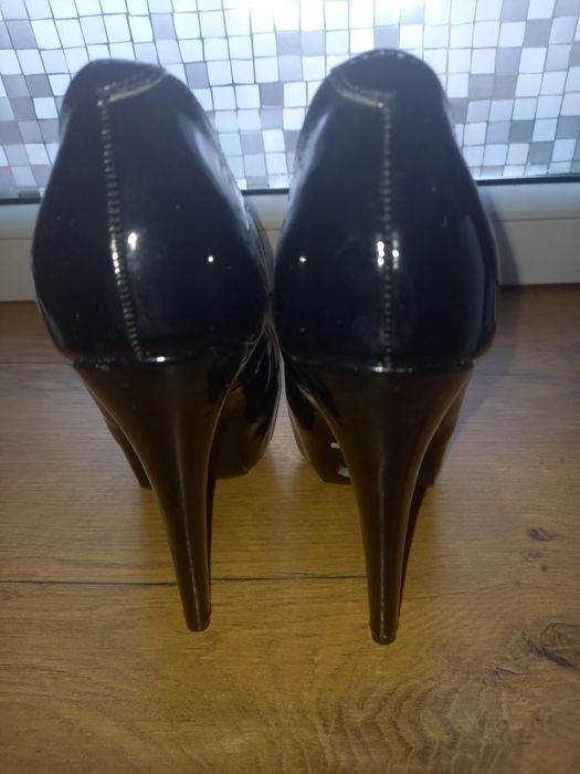 Szpilki cxarne VICES