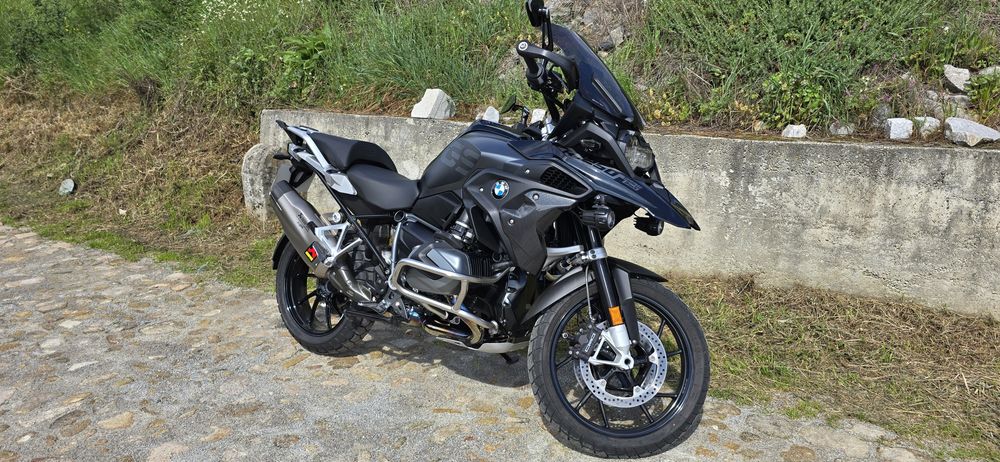 BMW R1250GS Triple Black Akrapovic