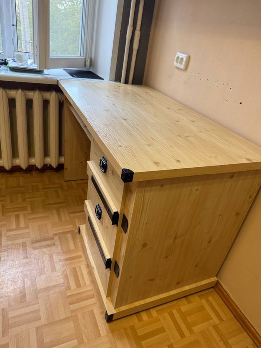 Продам якісний стіл в ідеальному стані