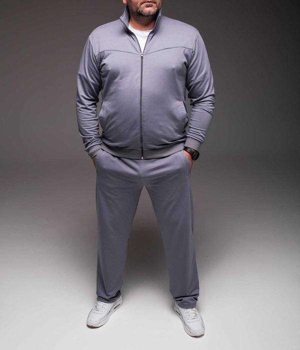 Костюм для в меру упитанного большого мужчины