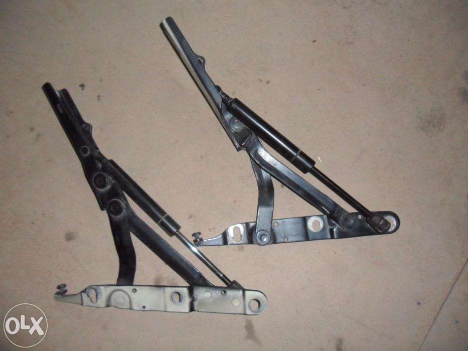 Петли багажника Ауди Audi 80-90 B3/B4 завесы Germany оригинал Audi.