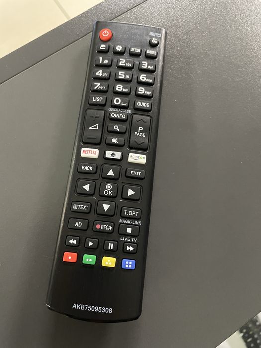 77’ LG OLED77G2. Gallery.