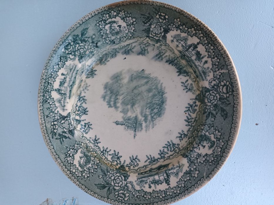 Prato Sacavém com defeito na estampa