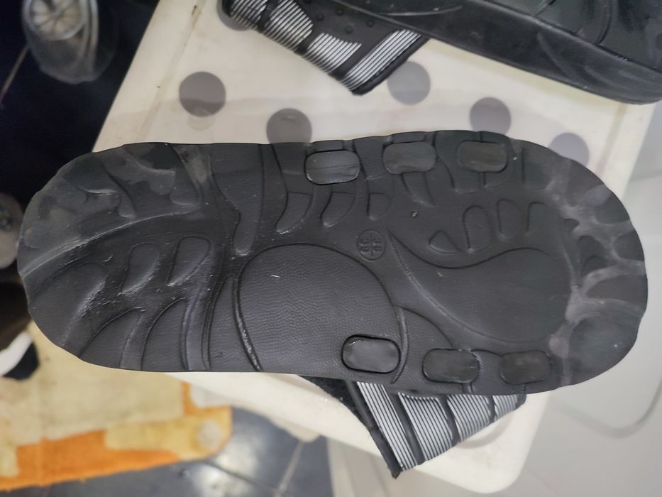 Масажні тапки корисні для усього тіла