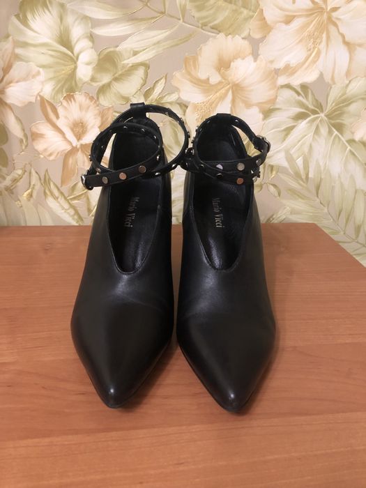 Туфлі з натуральної шкіри