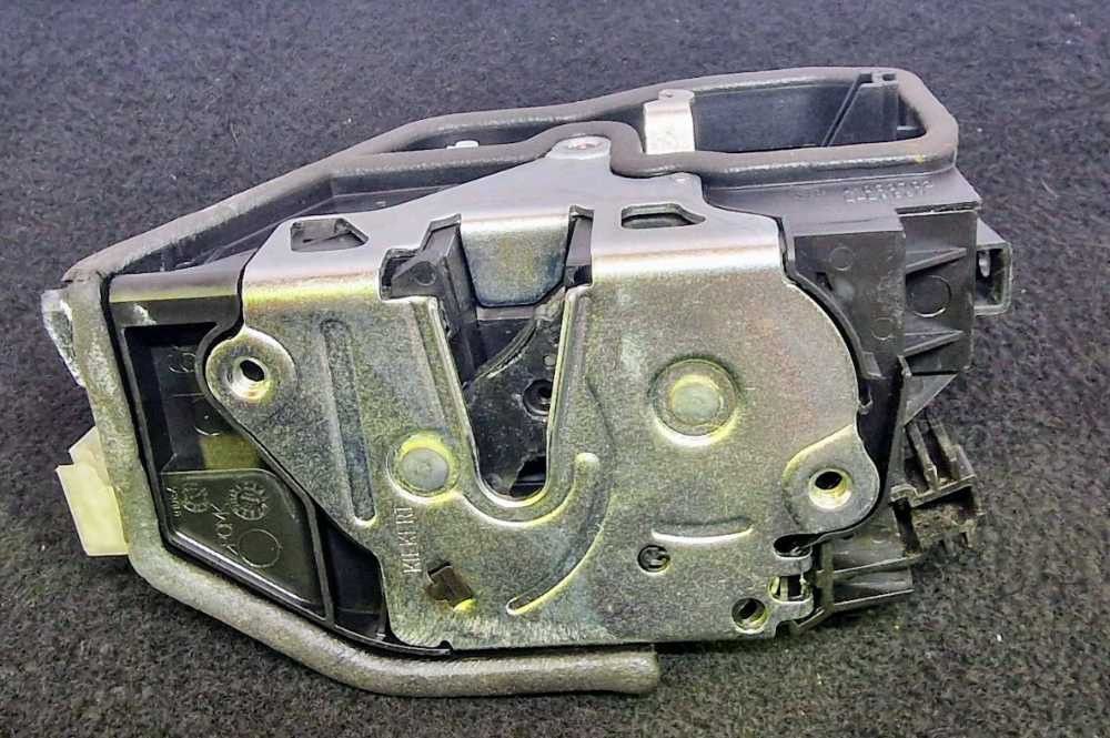 Fechadura / Fecho Porta Frente Esquerdo BMW 1 (F20) ano 2011