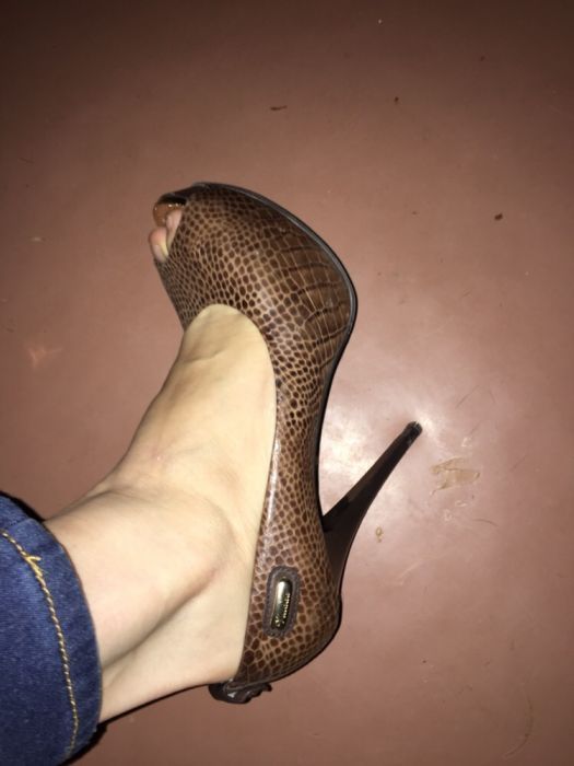 Туфлі на шпильці